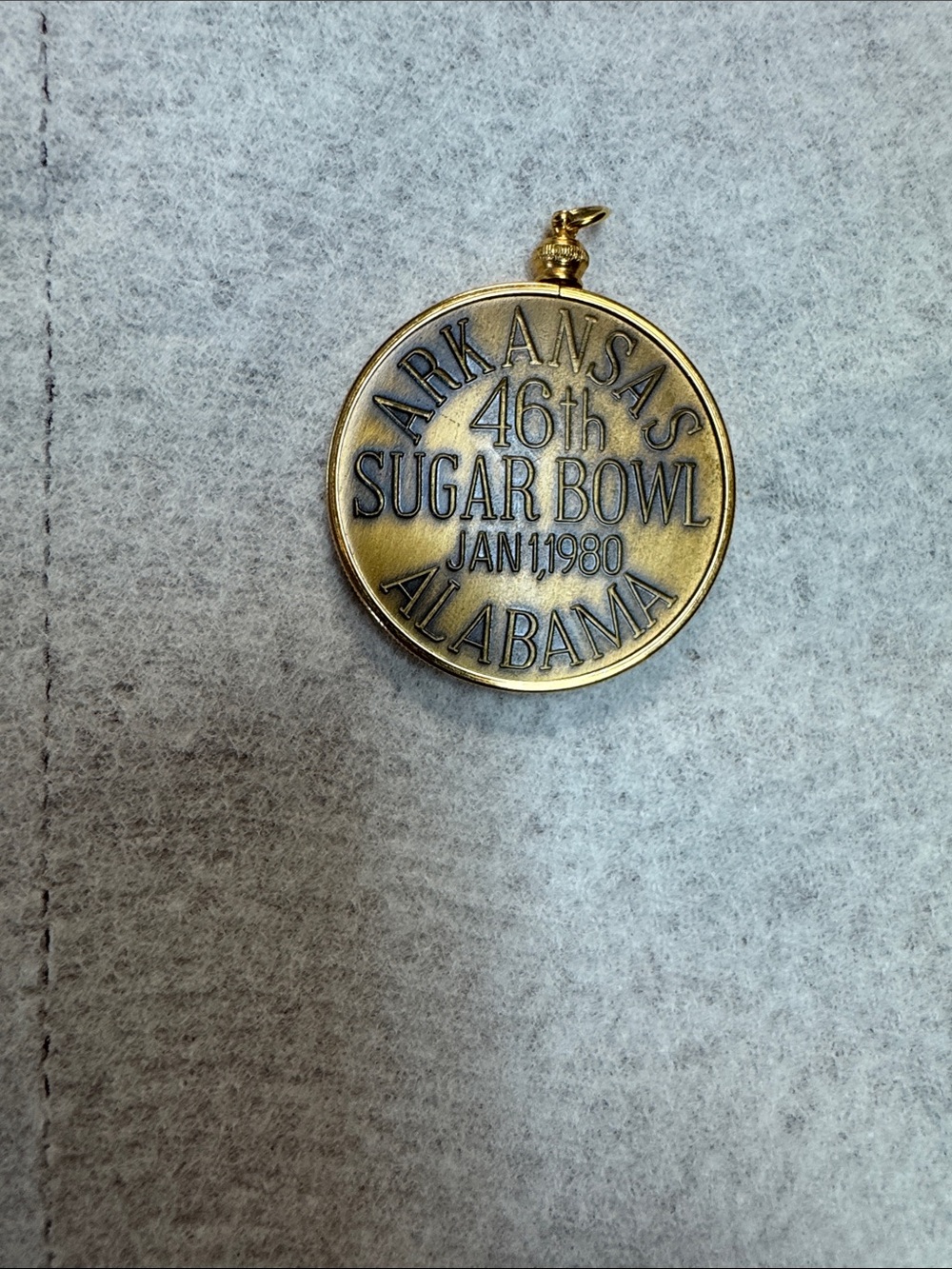 Source Unknown Gold-Tone 46th Sugar Bowl Arkansas vs Alabama Medal Pendant